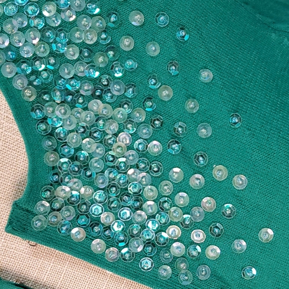 NWT GAP GORGEOUS SWEATER - Picture 2 of 5